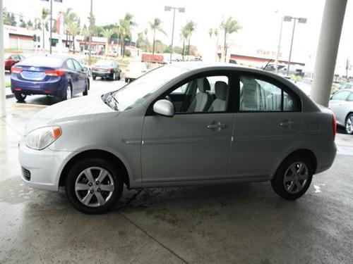 Hyundai Accent 2010 photo 4