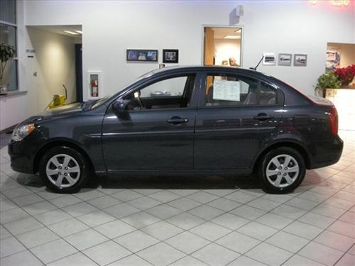 Hyundai Accent 2010 photo 1