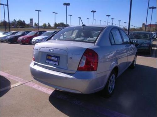 Hyundai Accent 2010 photo 2