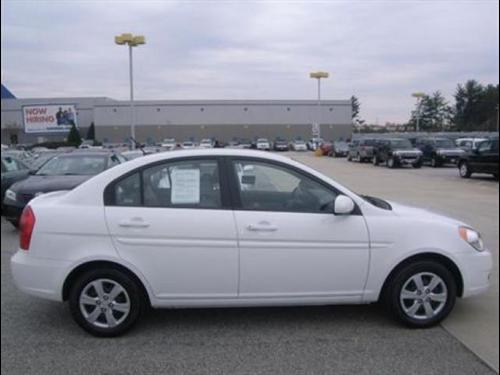 Hyundai Accent 2010 photo 3