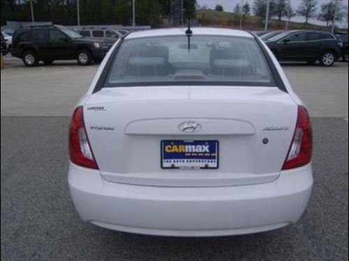 Hyundai Accent 2010 photo 4
