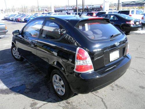 Hyundai Accent 2010 photo 4