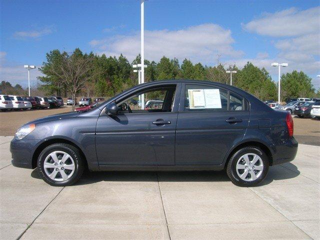 Hyundai Accent 2010 photo 1