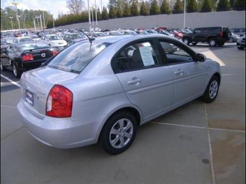Hyundai Accent 2010 photo 3