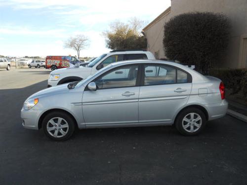 Hyundai Accent 2010 photo 1