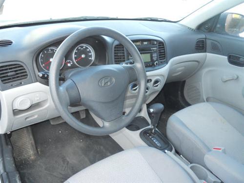 Hyundai Accent 2010 photo 3