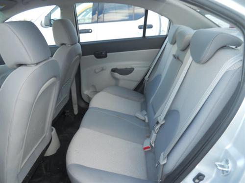 Hyundai Accent 2010 photo 4