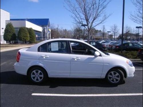Hyundai Accent 2010 photo 3