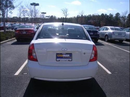 Hyundai Accent 2010 photo 5