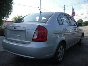 Hyundai Accent 2010 photo 1