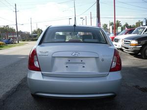 Hyundai Accent 2010 photo 3