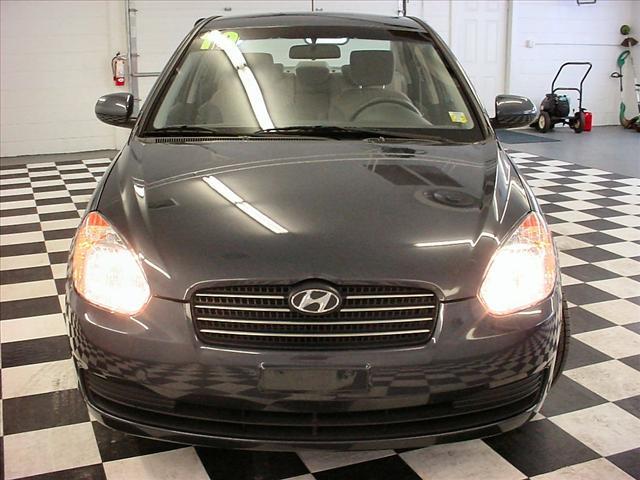 Hyundai Accent 2010 photo 1