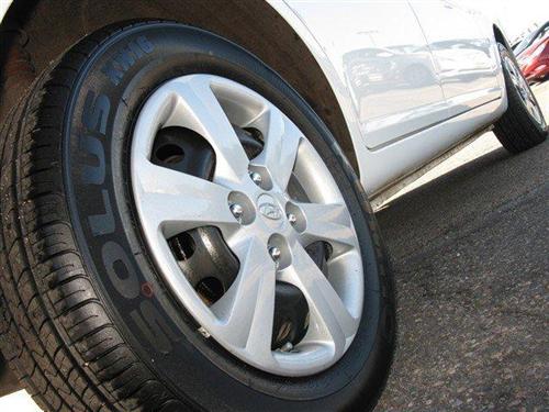 Hyundai Accent 2010 photo 4