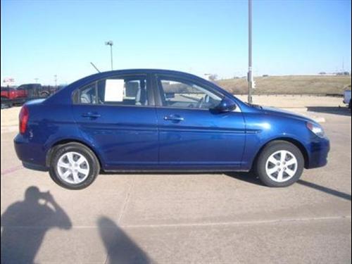 Hyundai Accent 2010 photo 3