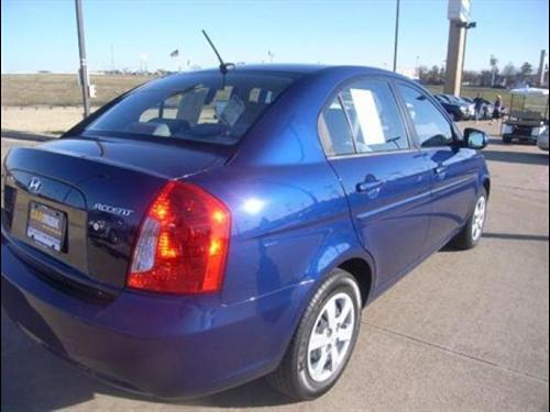 Hyundai Accent 2010 photo 4