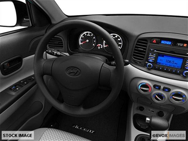 Hyundai Accent 2010 photo 1