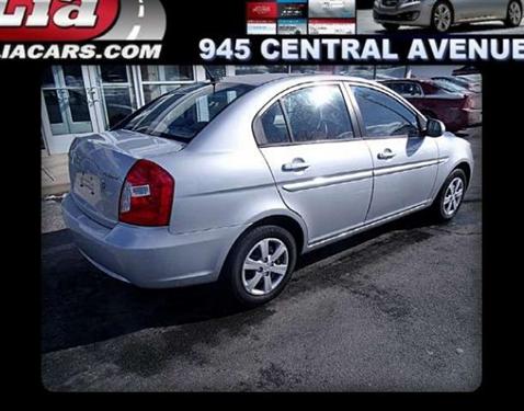 Hyundai Accent 2010 photo 5