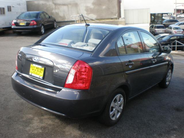 Hyundai Accent 2010 photo 1