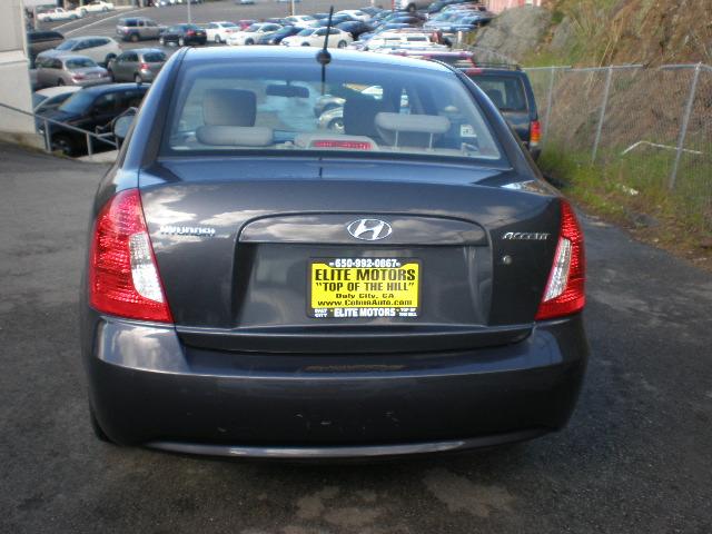 Hyundai Accent 2010 photo 2