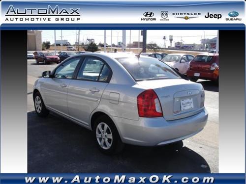 Hyundai Accent 2010 photo 3