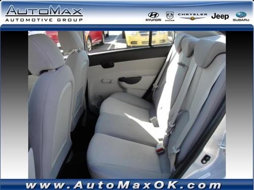 Hyundai Accent 2010 photo 5