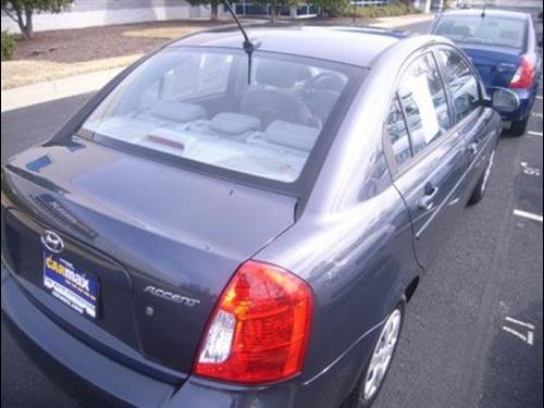 Hyundai Accent 2010 photo 3