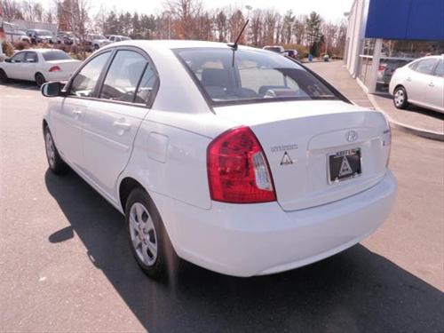 Hyundai Accent 2010 photo 2