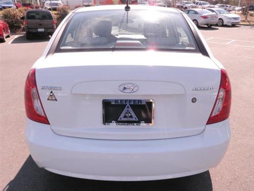 Hyundai Accent 2010 photo 3