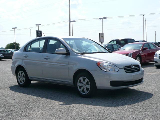 Hyundai Accent 2010 photo 2
