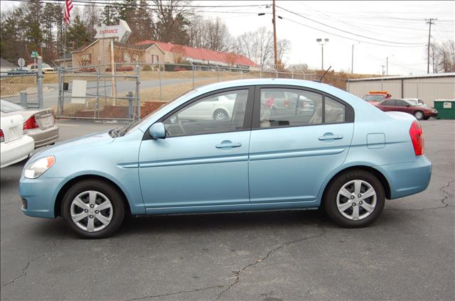 Hyundai Accent 2010 photo 1
