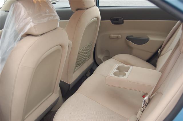 Hyundai Accent 2010 photo 3