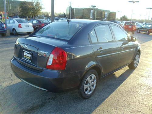 Hyundai Accent 2010 photo 2