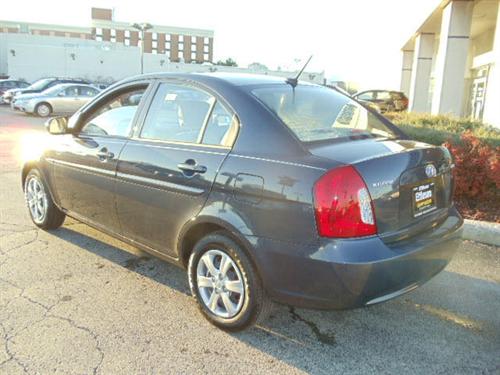 Hyundai Accent 2010 photo 3