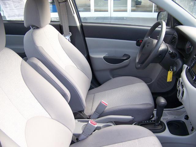 Hyundai Accent 2010 photo 1