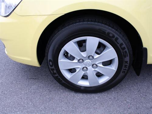 Hyundai Accent 2010 photo 2