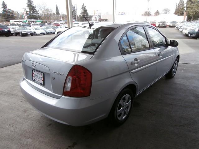 Hyundai Accent 2011 photo 1