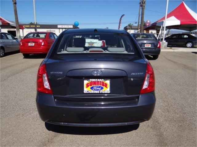 Hyundai Accent 2011 photo 3