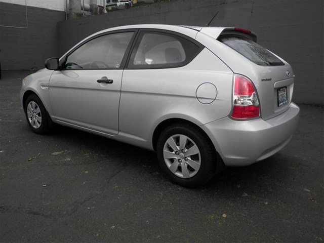 Hyundai Accent 2011 photo 3