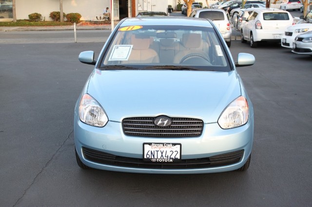 Hyundai Accent 2011 photo 3