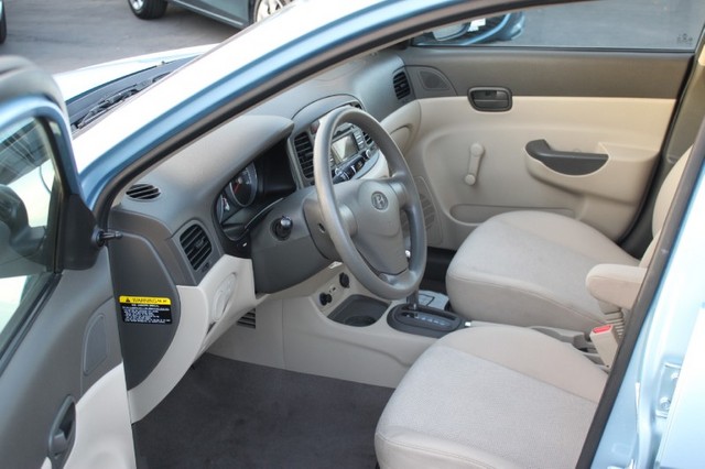 Hyundai Accent 2011 photo 5