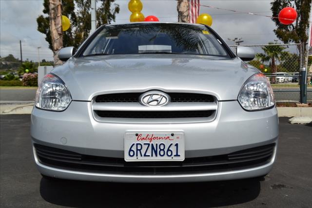 Hyundai Accent 2011 photo 2