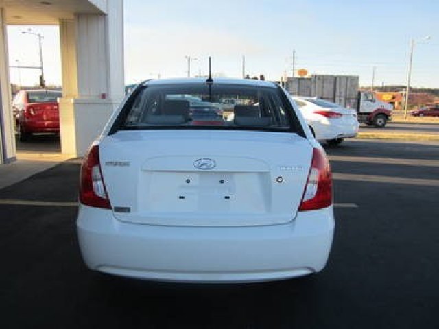 Hyundai Accent 2011 photo 5