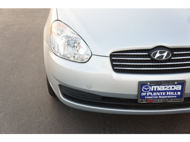 Hyundai Accent 2011 photo 4