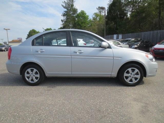 Hyundai Accent 2011 photo 1