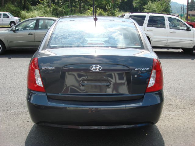 Hyundai Accent 2011 photo 3