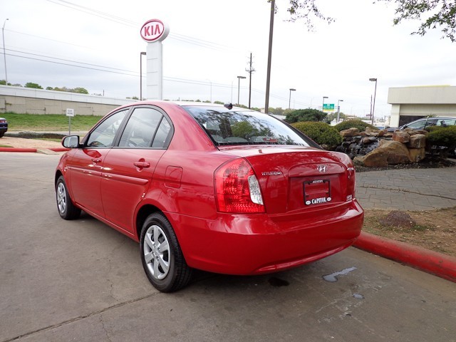 Hyundai Accent 2011 photo 2