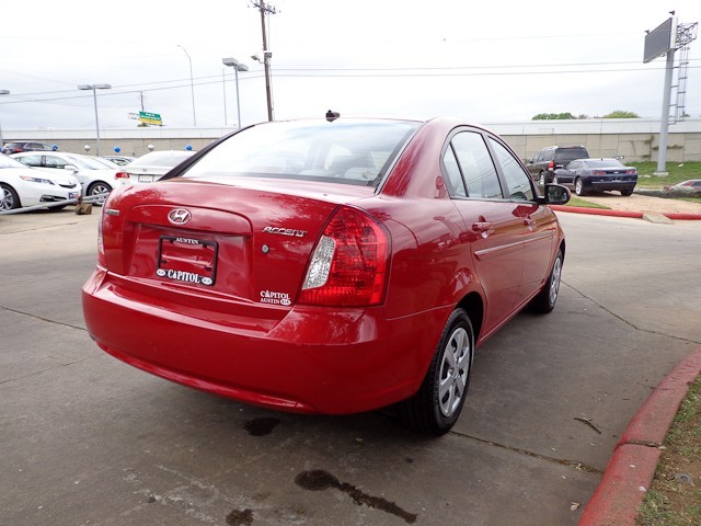 Hyundai Accent 2011 photo 4