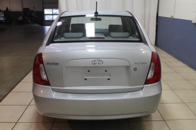 Hyundai Accent 2011 photo 5