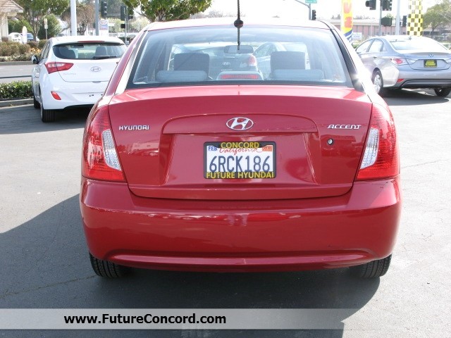Hyundai Accent 2011 photo 1