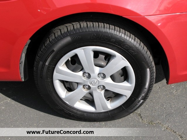 Hyundai Accent 2011 photo 4